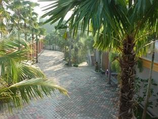 Hotel Cendrawasih Jembel Exterior foto